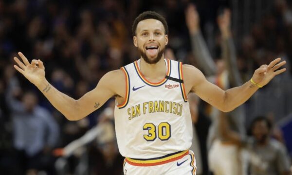 Steph Curry out for at least 2 weeks