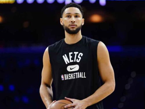 Ben Simmons has a muscle strain in his leg
