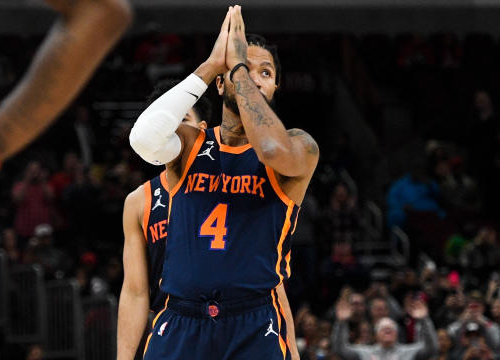 Derrick Rose shows he loves the Knicks